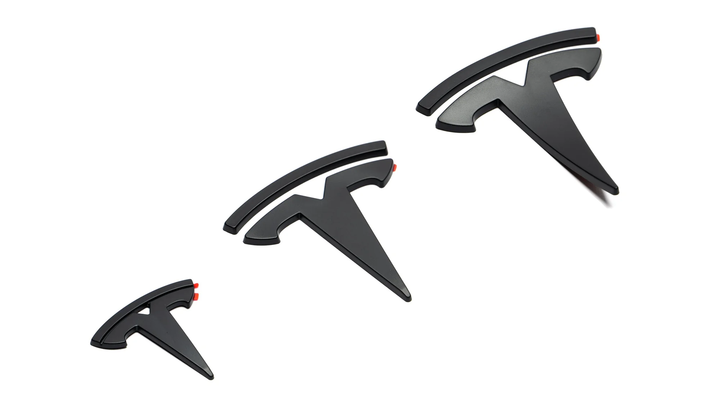 Einzigartiges mattschwarzes Logo-Emblem Set für Tesla Model Y, ideal für ein stilvolles Upgrade auf den deutschen und österreichischen Straßen.