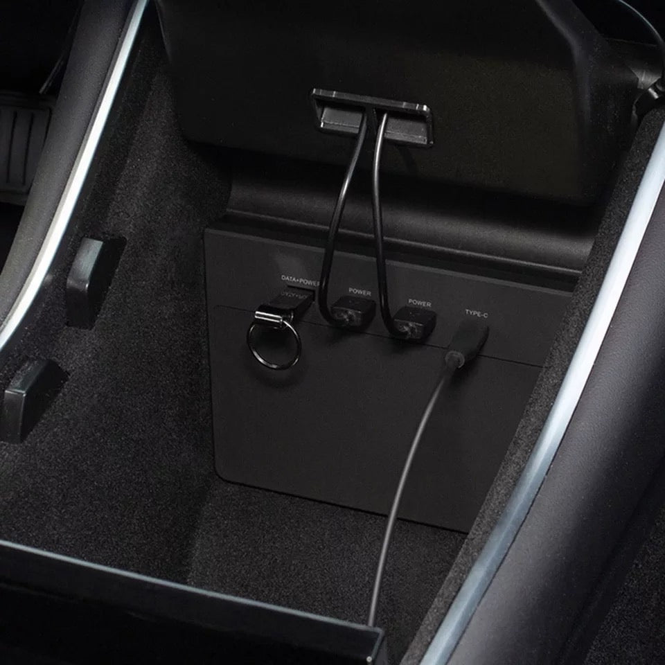 Hochwertiges ABS-Material des 5-in-1 USB-Hubs für Tesla-Upgrades in Deutschland und Österreich