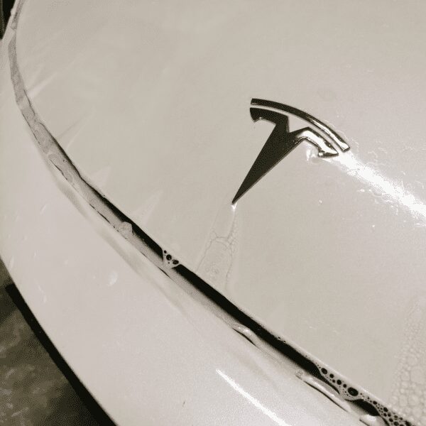 Tesla-Model-Y-Lackschutz-Motorhaube-Detailansicht