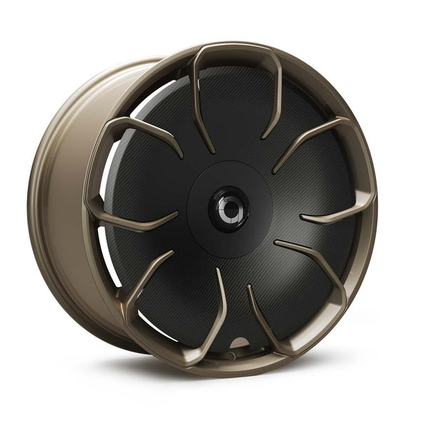 CHELA Model 3 Felgen in Matte Bronze mit Satin-Carbon-Aerodisc, Schrägansicht der Flow-Formed-Konstruktion und Oberfläche.