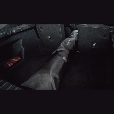 Skitasche Tesla Model S 3 X und Y im Kofferraum eines Tesla Model Y – sicherer Skitransport Tesla Y mit passgenauem Tesla Model Y Skisack