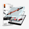 Spigen Tesla Displayschutz mit Montagerahmen und Touchscreen vor einer weißen GLAS.tR EZ FIT-Verpackung mit orangefarbenem Logo.