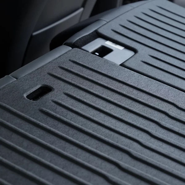 Umklappbare Rückbank mit Tesla Model 3 Gummimatten und Lehnenabdeckung Komplettschutz