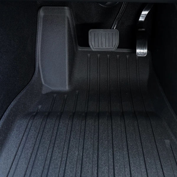 Passgenaue Tesla Model 3 Fußmatten Gummimatten ab 10.2023 Ecoline im Fahrerbereich