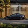Seitenansicht Tesla Model 3 Highland Performance mit The New Aero Felgen in 19 Zoll, sportliches Profil.