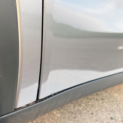 tesla model y 2025+ Juniper lackschutzfolie Sidekit im Einsatz – schützt vor Steinschlag, Schmutz und Lackschäden bei jedem Wetter.