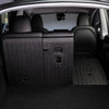 Tesla Model Y Juniper Standard RWD Rücksitz Schutz Ecoline mit teilweise umgeklappter Rückbank für flexiblen Transport von Gepäck.