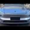 Tesla Model Y Emblem Schwarz installiert auf Tesla Model Y Juniper mit luxuriöser OEM-Ausstrahlung und matter Oberfläche.