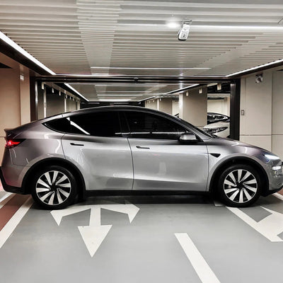 Tesla Model Y Juniper 2025+ mit Helix Radkappen 19 Zoll silber – perfekte Kombination aus Stil, Schutz und Aerodynamik.