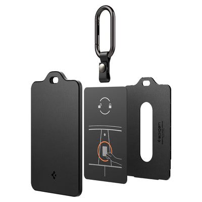 Schwarzer Tesla Schlüsselkartenhalter von Spigen in Einzelteilen: Rückplatte, Karte mit Illustration, Frontplatte mit Öffnung und Karabinerhaken.