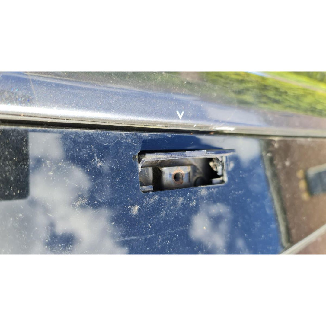 Tesla Model S Dachträger Schwarz Silber 2012 - Mai 2015 Yakima Whispbar Flush Auto Außenzubehör Deutschland Österreich