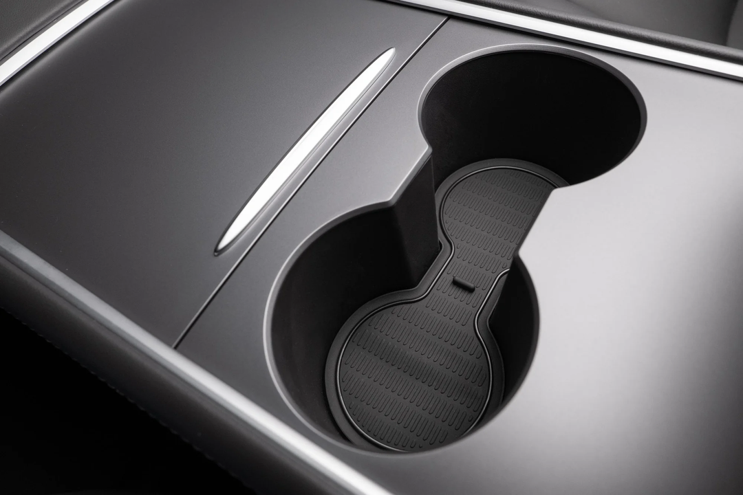 Silikon-Pads für Tesla Model Y Innenraum - perfekte Passform, rutschfest, leicht zu reinigen und mit 3 Jahren Garantie.