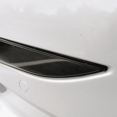 Schützen Sie Ihren Tesla vor Steinschlägen und Kratzern mit unseren maßgeschneiderten Tesla-Protect Schutzfolien. Kratzfest und einfach zu installieren.