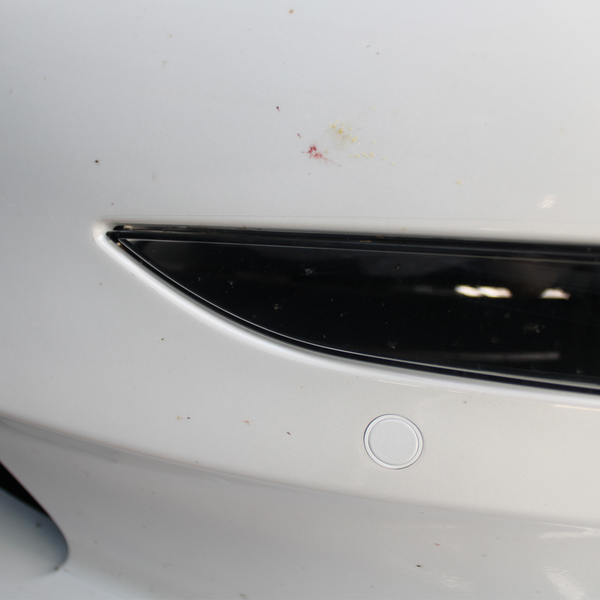 Schützen Sie Ihren Tesla vor Steinschlägen und Kratzern mit unseren maßgeschneiderten Tesla-Protect Schutzfolien. Kratzfest und einfach zu installieren.